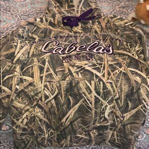 cabela’s sweatshirt